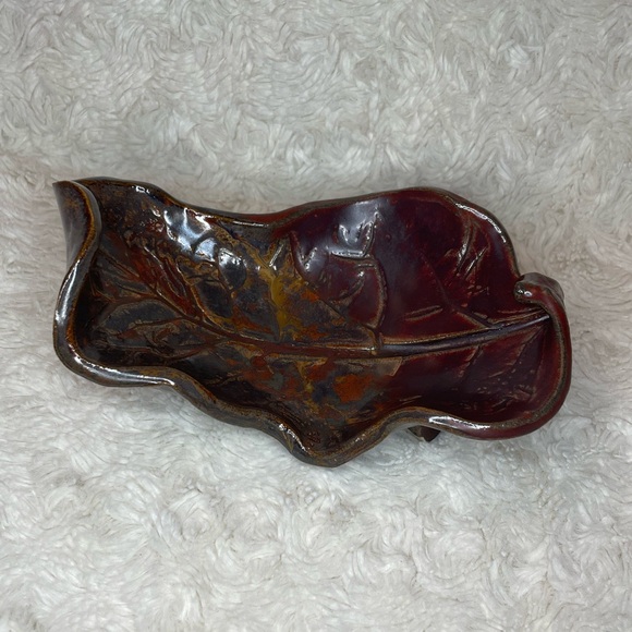 Vintage 1985 Handmade Pottery Leaf Trinket dish - Picture 4 of 9